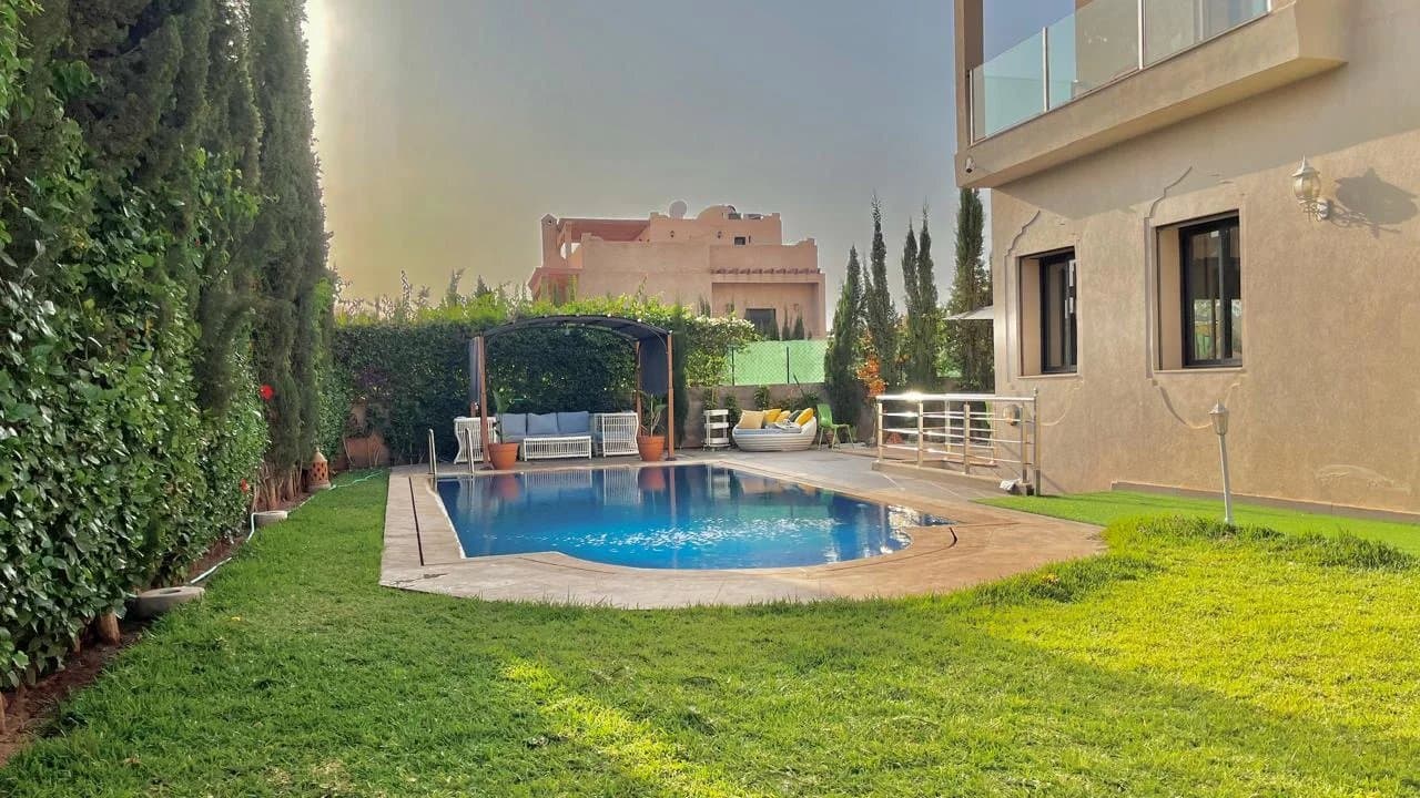 Superbe villa 4 chambres avec piscine à Marrakech