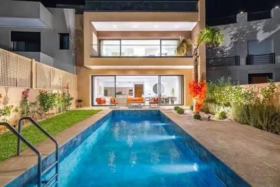 villa prestigieuse à vendre - Désistement - Opportunité Rare